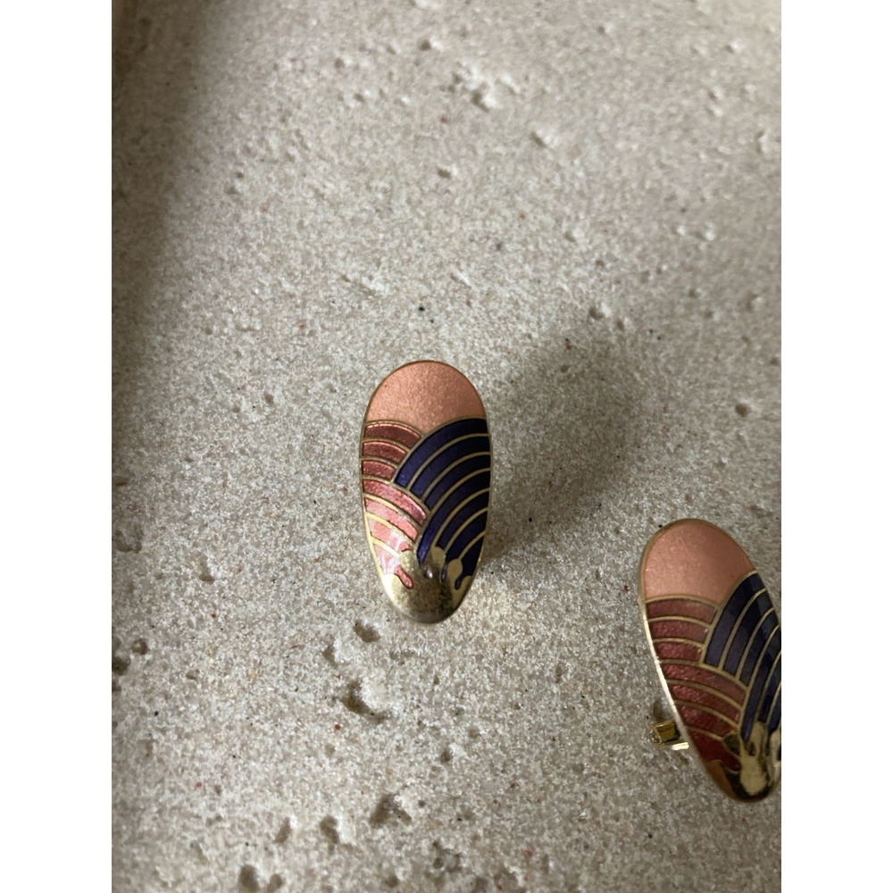 Vintage Gold Tone Cloisonne Enamel Earrings Pierced Omega Back Pink Purple Oval - Picture 4 of 5